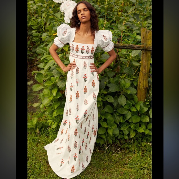 Agua by Agua Bendita Dresses & Skirts - Agua by Agua Bendita Pistachio Dahlia Embroidered Dress size L